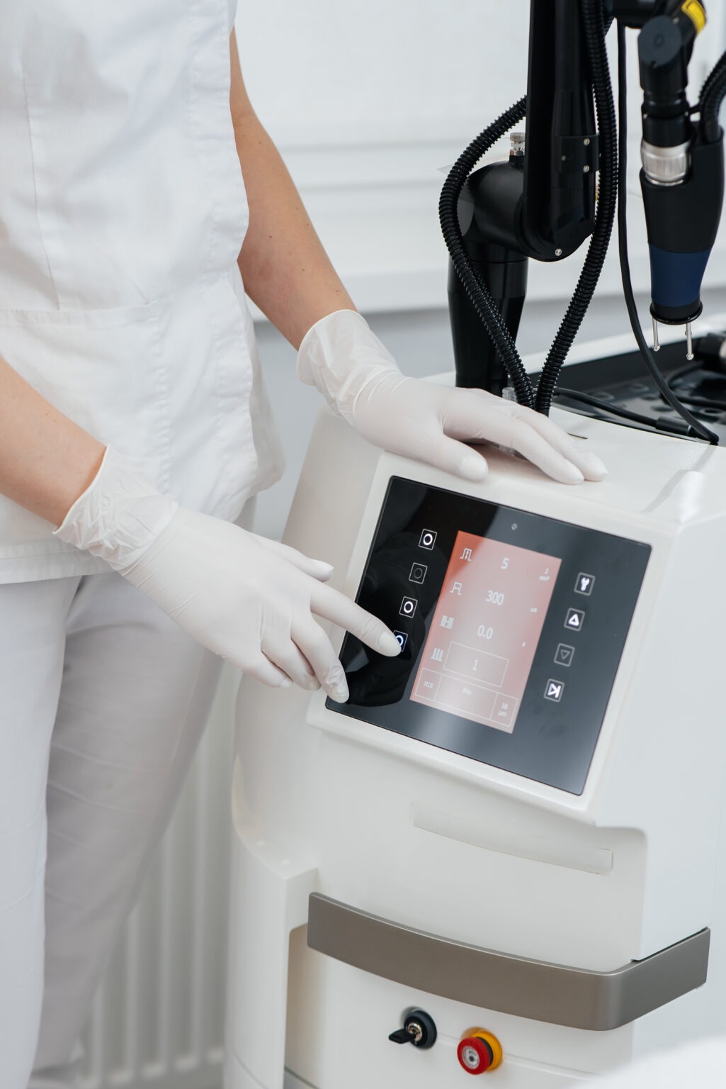 Advanced non-surgical skin tightening technology in Saudi clinic