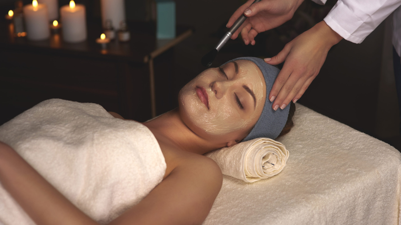 Winter facial hydration treatment for dry skin