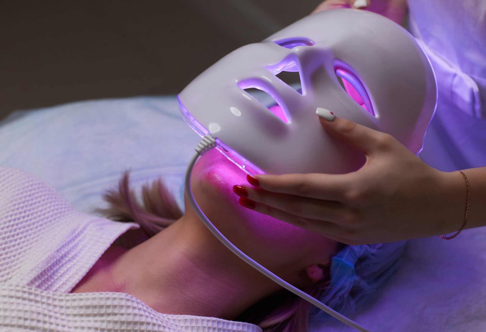 LED light therapy facial for glowing skin